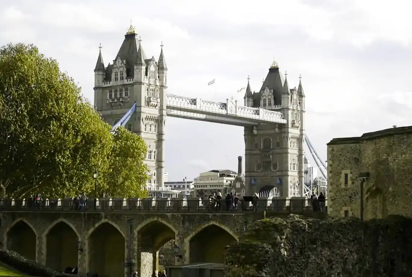 private hire car with driver for london tours in UK